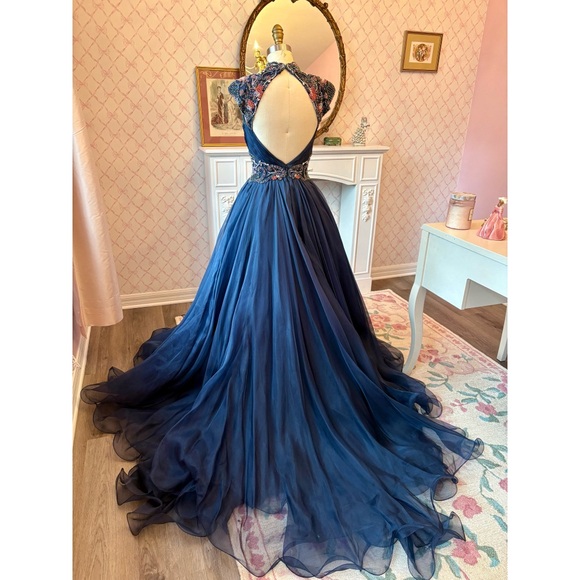 One-of-a-kind Sherri Hill Couture Organza Ballgown - Picture 2 of 5